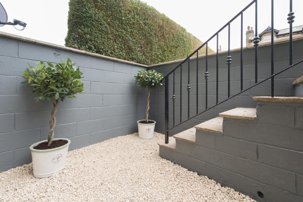 The Burrow By Harrogate Serviced Apartments Exterior photo